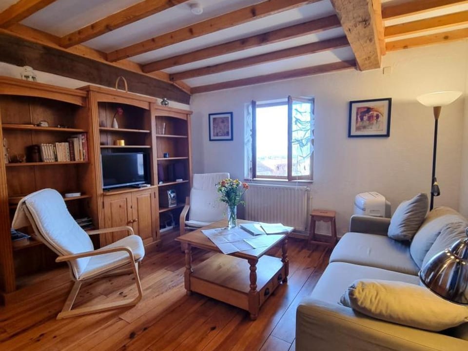 Appartement paisible et pratique - 4 pers. - FR-1-496-387 Apartment in Auvergne-Rhône-Alpes