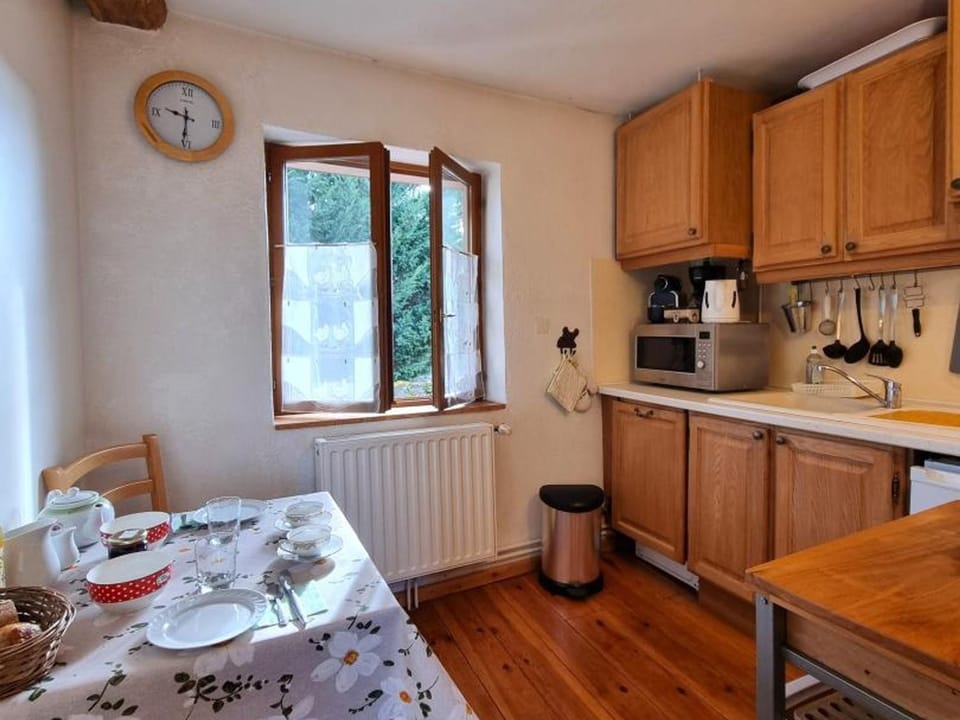 Appartement paisible et pratique - 4 pers. - FR-1-496-387 Apartment in Auvergne-Rhône-Alpes