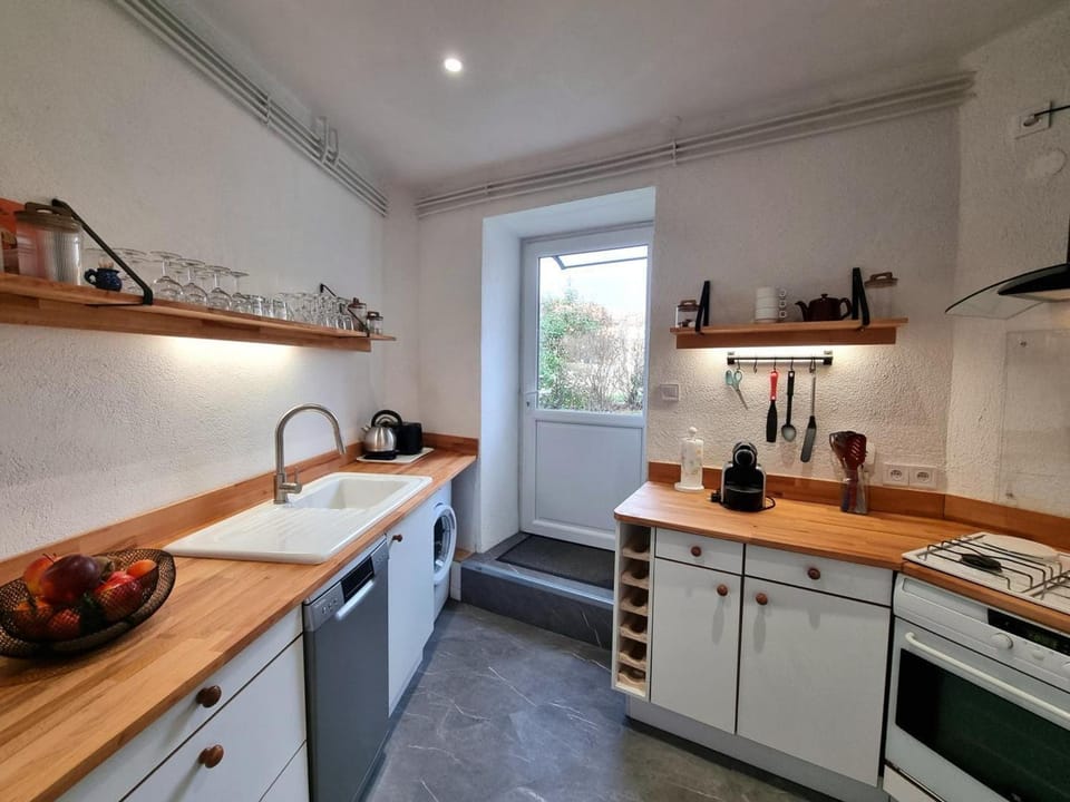 Maison de village cosy - 4 pers. - FR-1-496-386 House in Auvergne-Rhône-Alpes