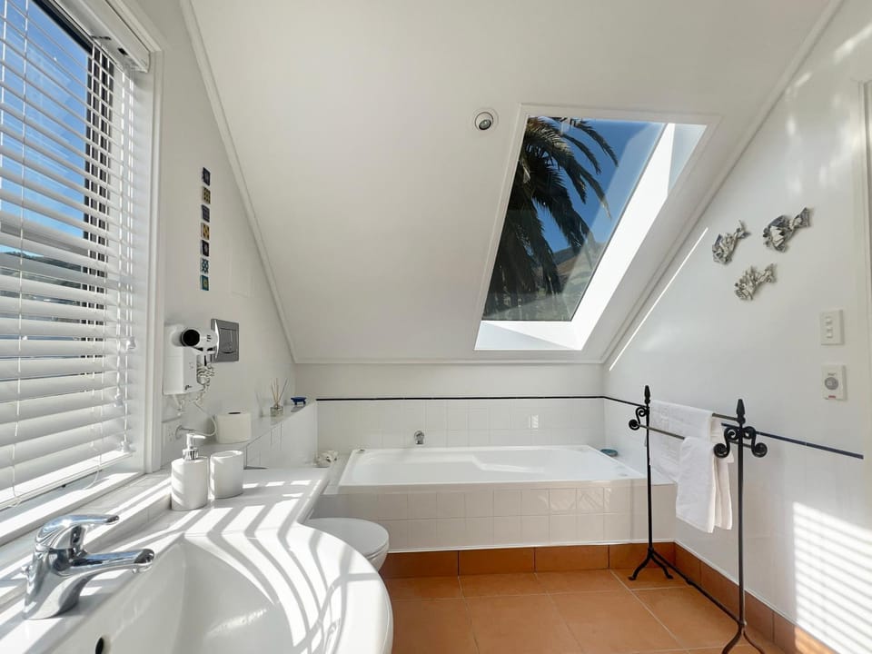 Shower, Toilet, Bathroom, Bath
