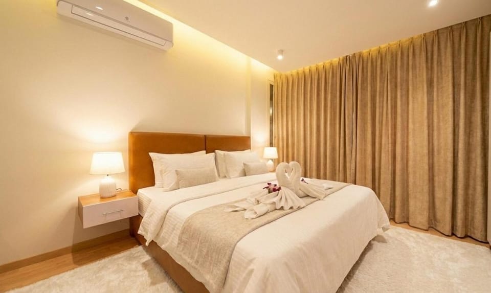 Madinaty Premium 2PR view East Hub Mall Apartment in Cairo Governorate