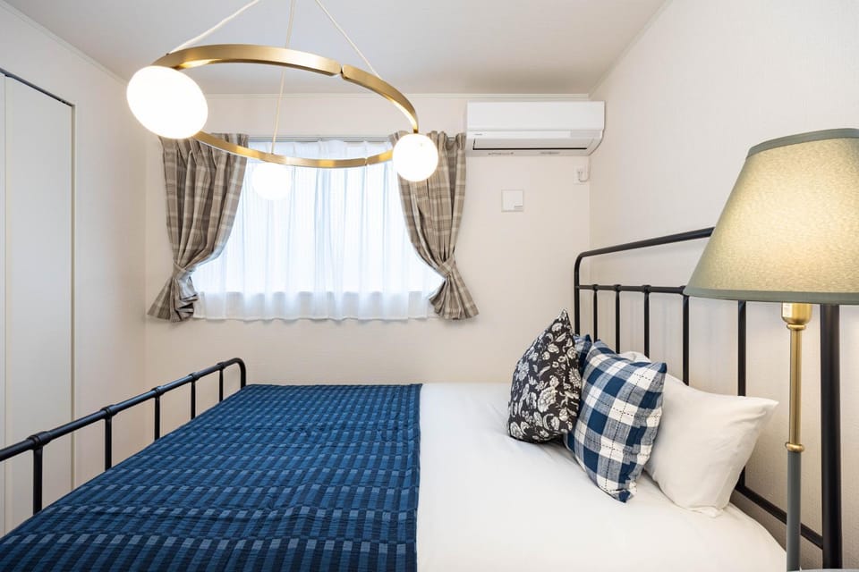 Bed, Bedroom, air conditioner