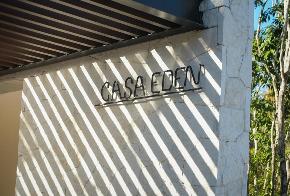 Off site, Lobby or reception, Logo/Certificate/Sign