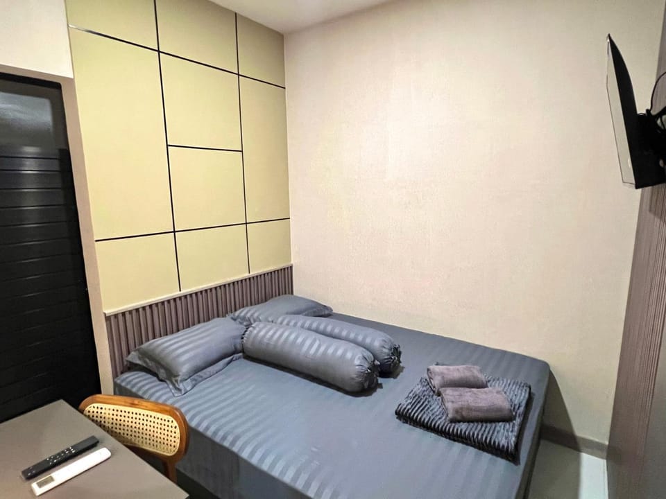 Bed, Bedroom, air conditioner