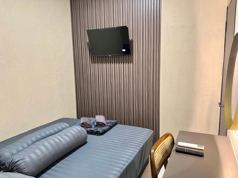 Bed, Bedroom, air conditioner