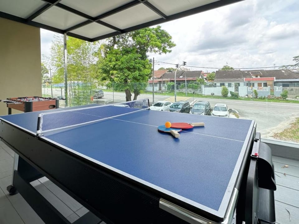 Table tennis