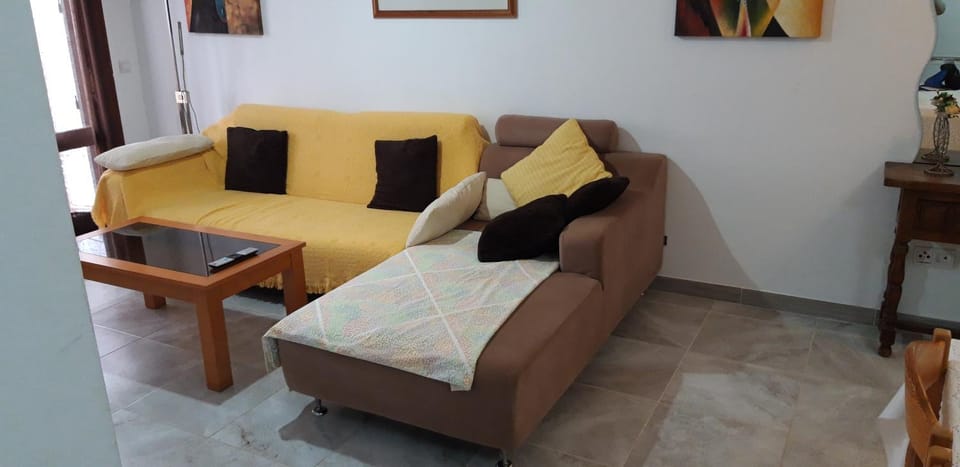 Living room, Photo of the whole room