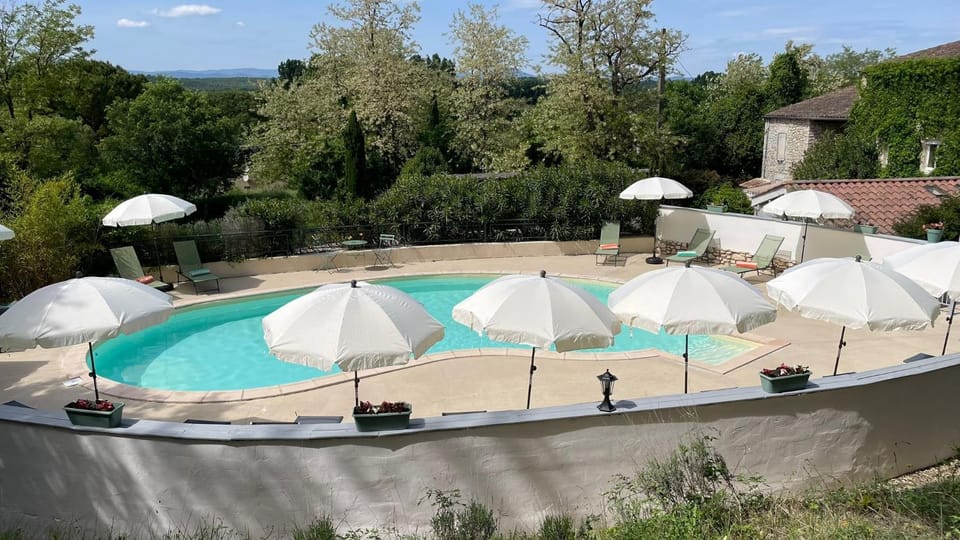 Le Mas de la Colombe Bed and Breakfast in Grospierres