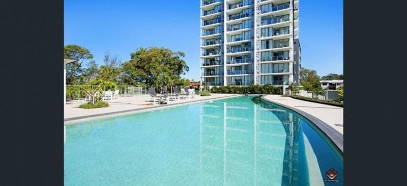 Swimming pool, sunbed