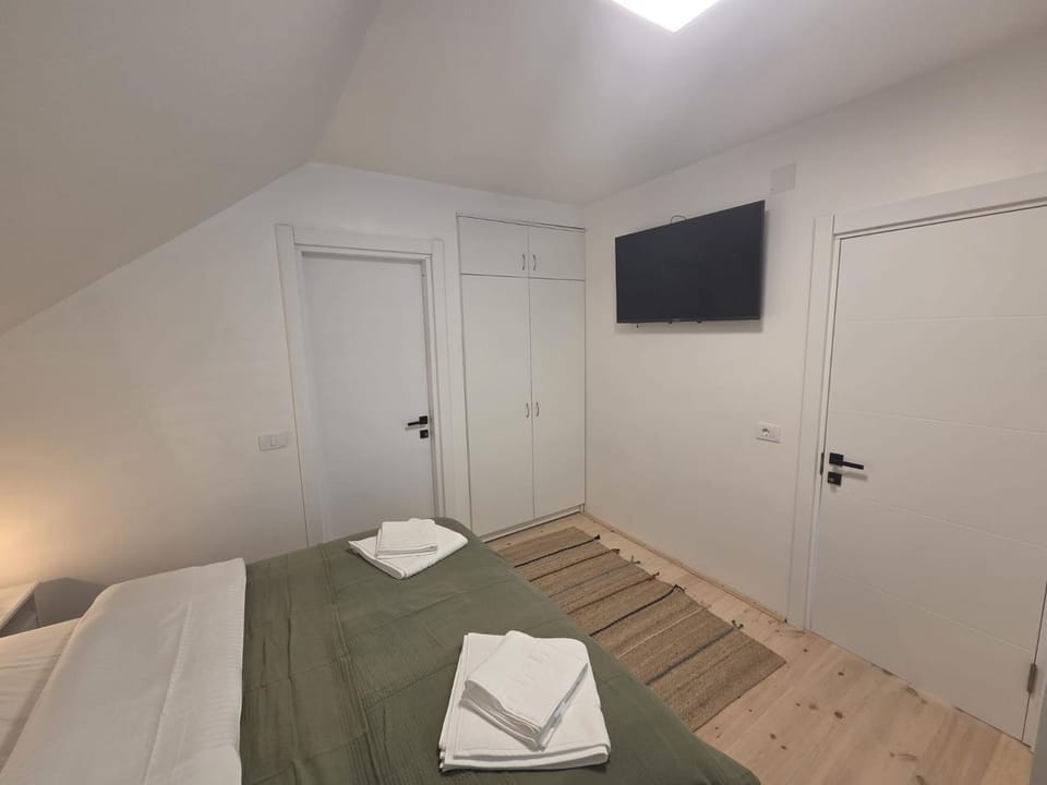La casa morarului Bed and Breakfast in Romania