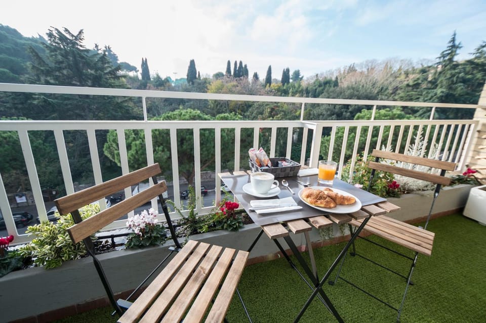 Balcony/Terrace, Other, Photo of the whole room, Bedroom, City view, City view, Italian breakfast