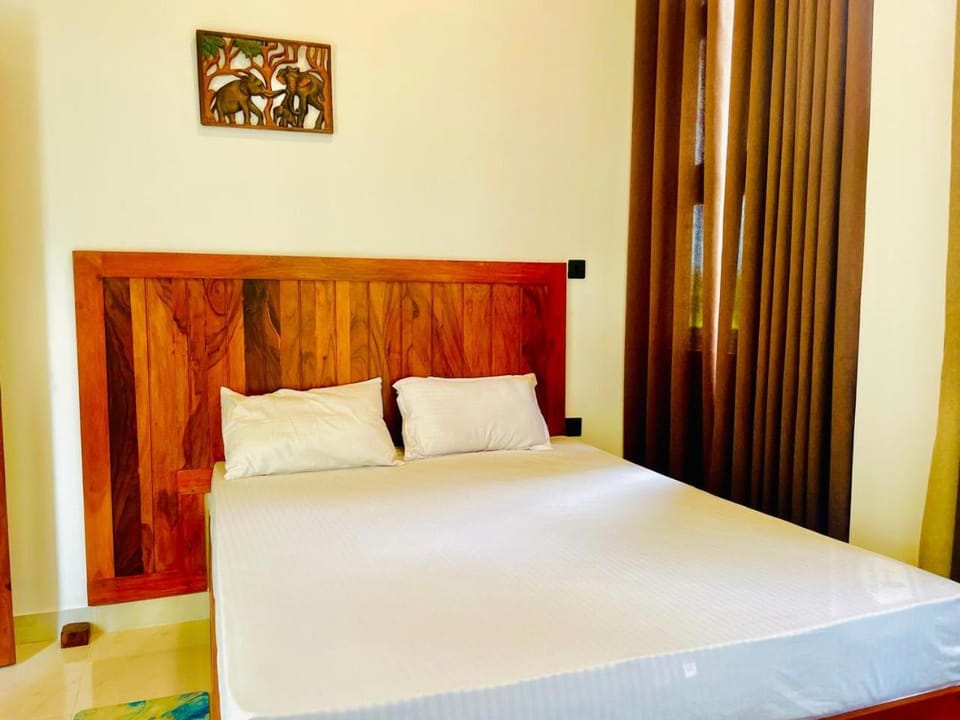 Green Crown Villa Hotel in Sri Lanka