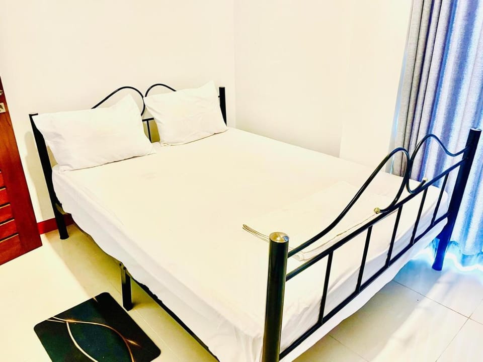 Green Crown Villa Hotel in Sri Lanka
