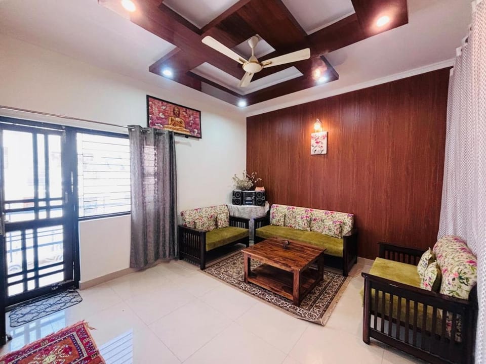 The Olivewood Flat by Jwalpa Retreat Apartment in Dehradun