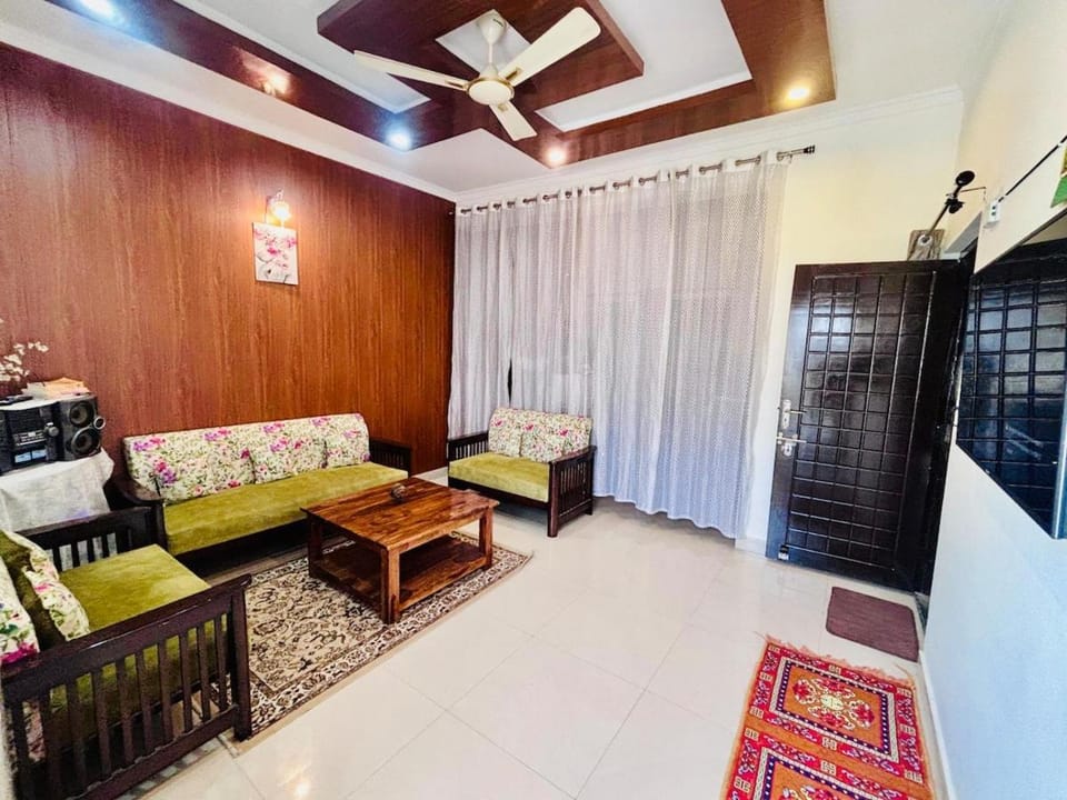 The Olivewood Flat by Jwalpa Retreat Apartment in Dehradun