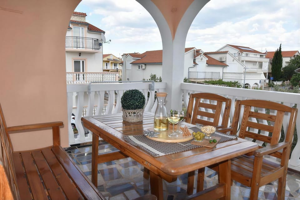 Balcony/Terrace, Dining area