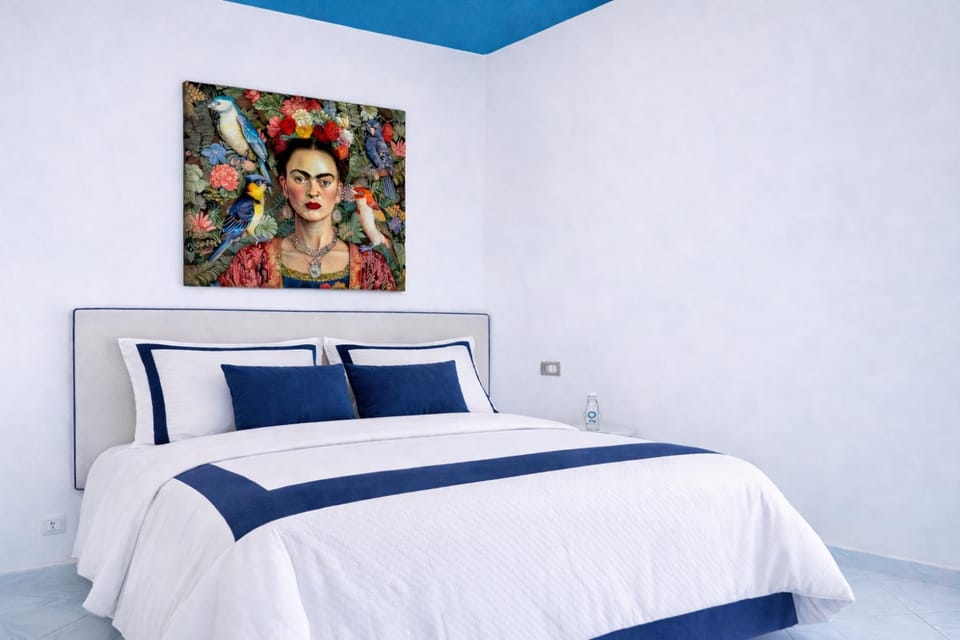 Bed, Photo of the whole room, Decorative detail, Bedroom
