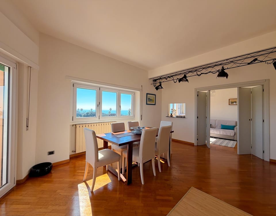 Day, Living room, Seating area