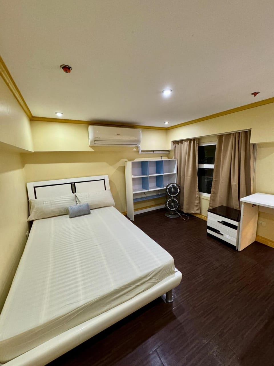 2 Bedroom Apartment near US Embassy, SLEC, Robinsons Manila Apartment in Manila City