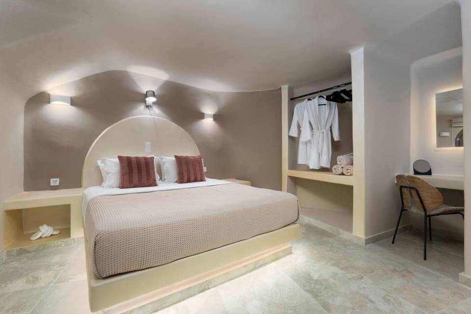 Bedroom, wardrobe