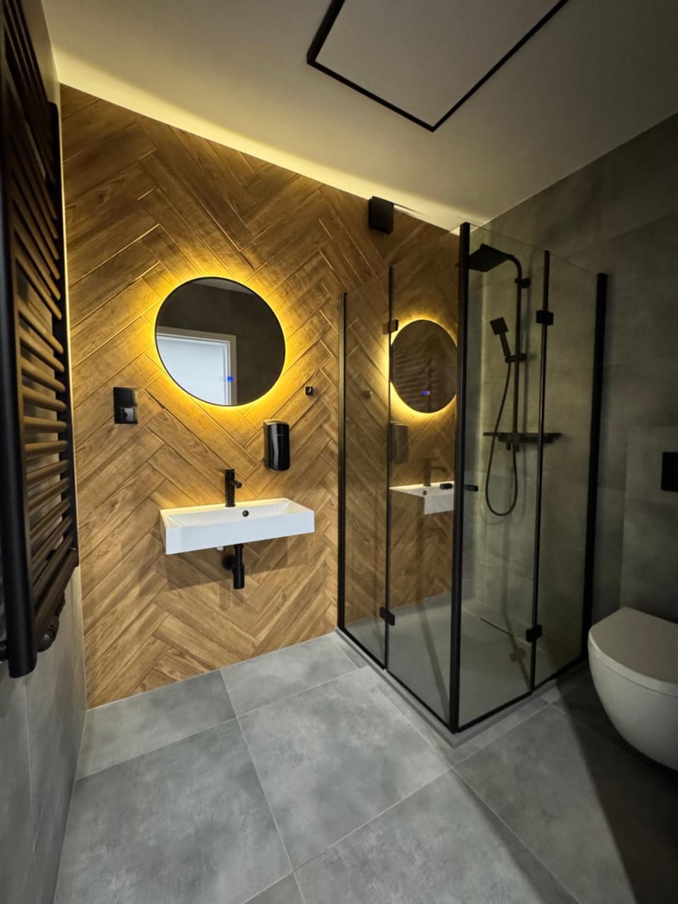 Shower, Toilet, Bathroom