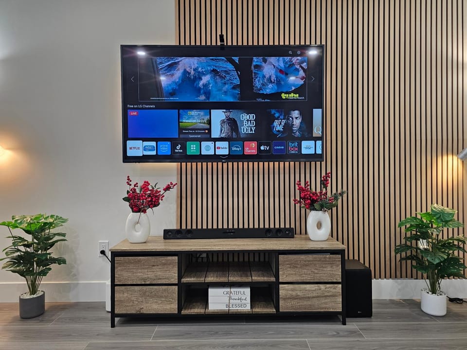 Communal lounge/ TV room