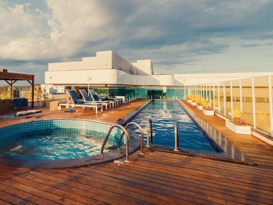 Day, Natural landscape, Pool view, Swimming pool, sunbed