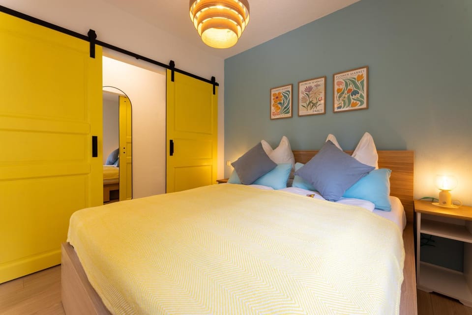 Bed, Bedroom