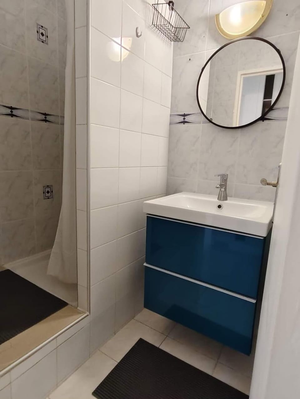 5 min walk to metro, 3 bedrooms, la défense, parking Apartment in Puteaux