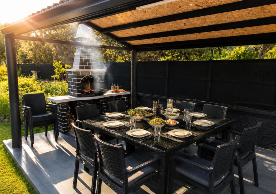 Patio, BBQ facilities, Garden, Dining area
