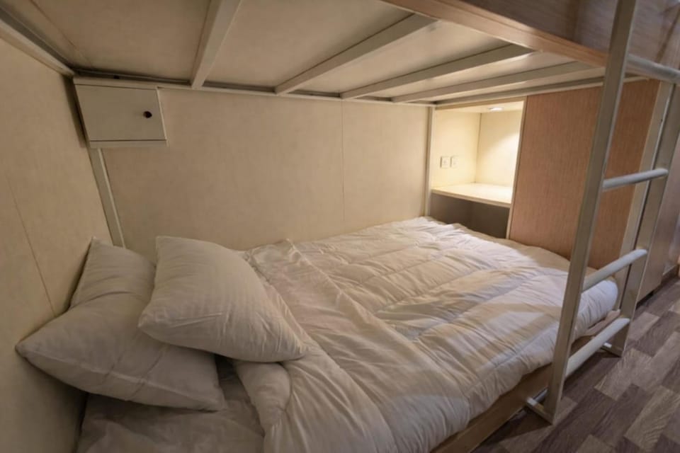bunk bed