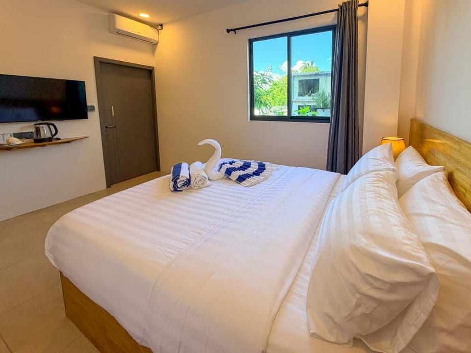 TV and multimedia, Photo of the whole room, towels, air conditioner