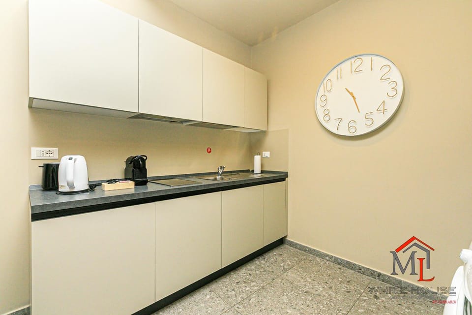 Coffee/tea facilities, Kitchen or kitchenette, kitchen