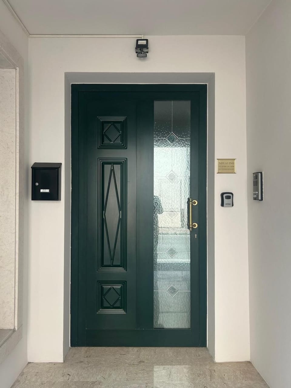 Facade/entrance