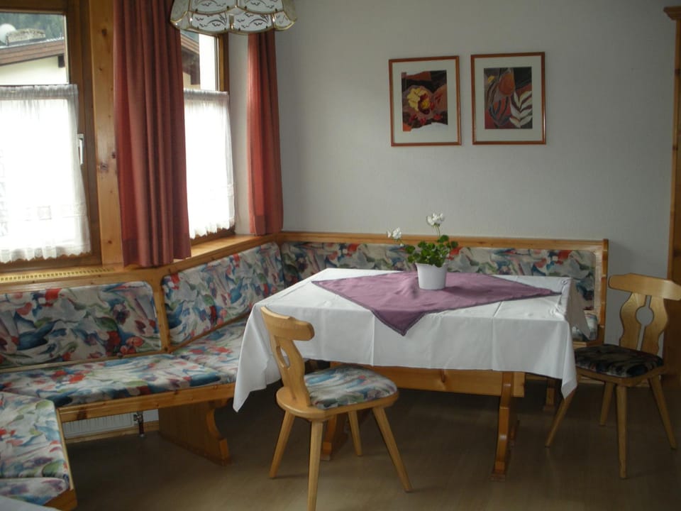 Kitchen or kitchenette, Decorative detail