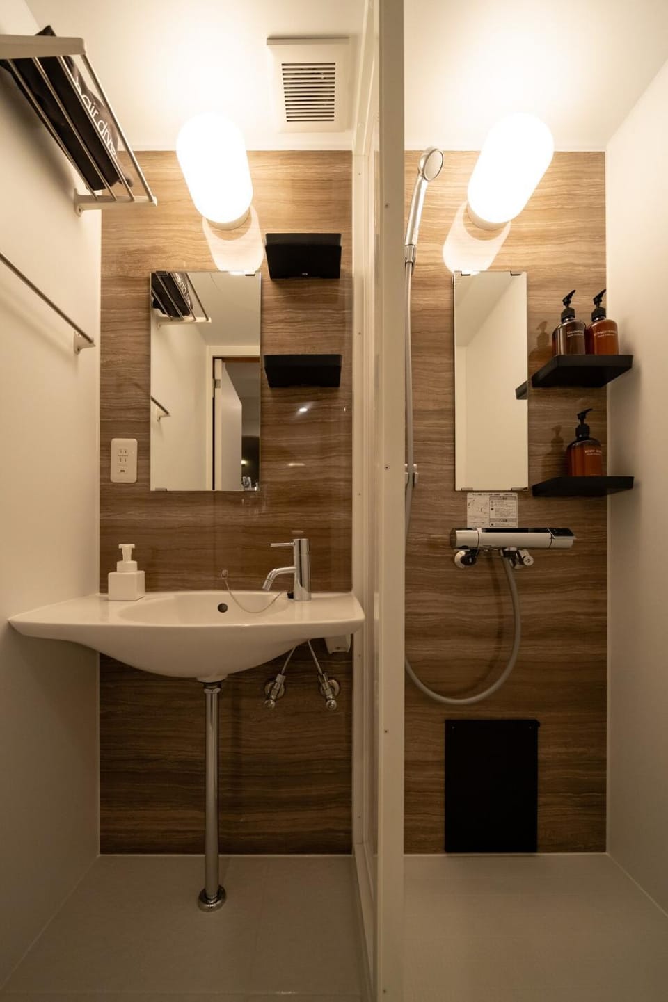 SUNZ ROOMS -naha miebashi- Apartment in Naha