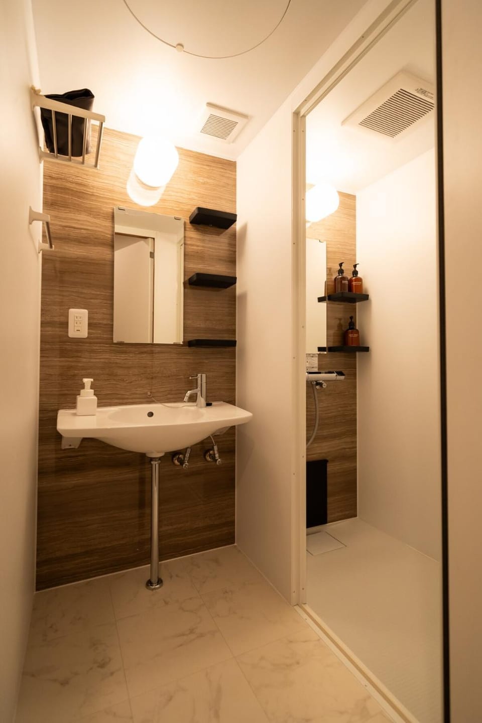 SUNZ ROOMS -naha miebashi- Apartment in Naha