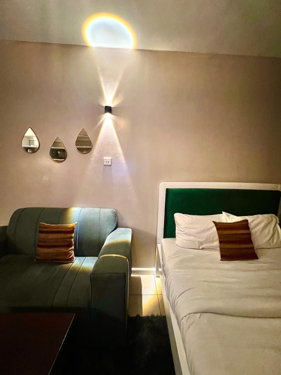 Bnb Guru coral bells cozy studio Kiambu road Apartment in Nairobi