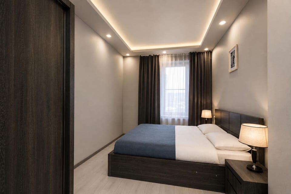 Bed, Photo of the whole room, towels