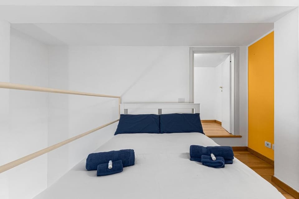 Metro Duomo - Central Station - Loft AC and WiFi Apartment in Milan