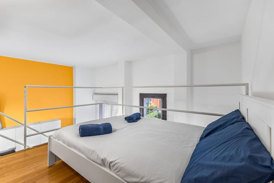 Metro Duomo - Central Station - Loft AC and WiFi Apartment in Milan