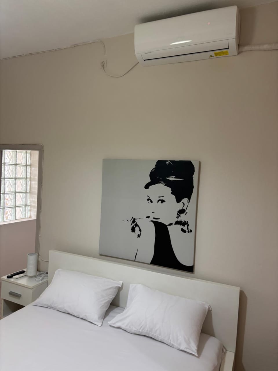 Bed, Bedroom, air conditioner