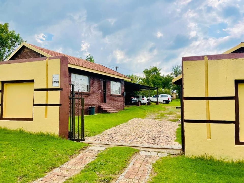 Kings Palace Guesthouse Bed and Breakfast in South Africa