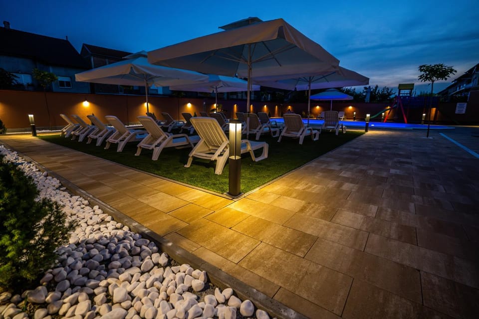 Property building, Garden, Balcony/Terrace, Beach, Swimming pool