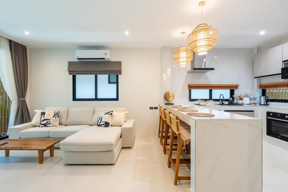 Kitchen or kitchenette, Living room, Seating area, Dining area, kitchen, air conditioner