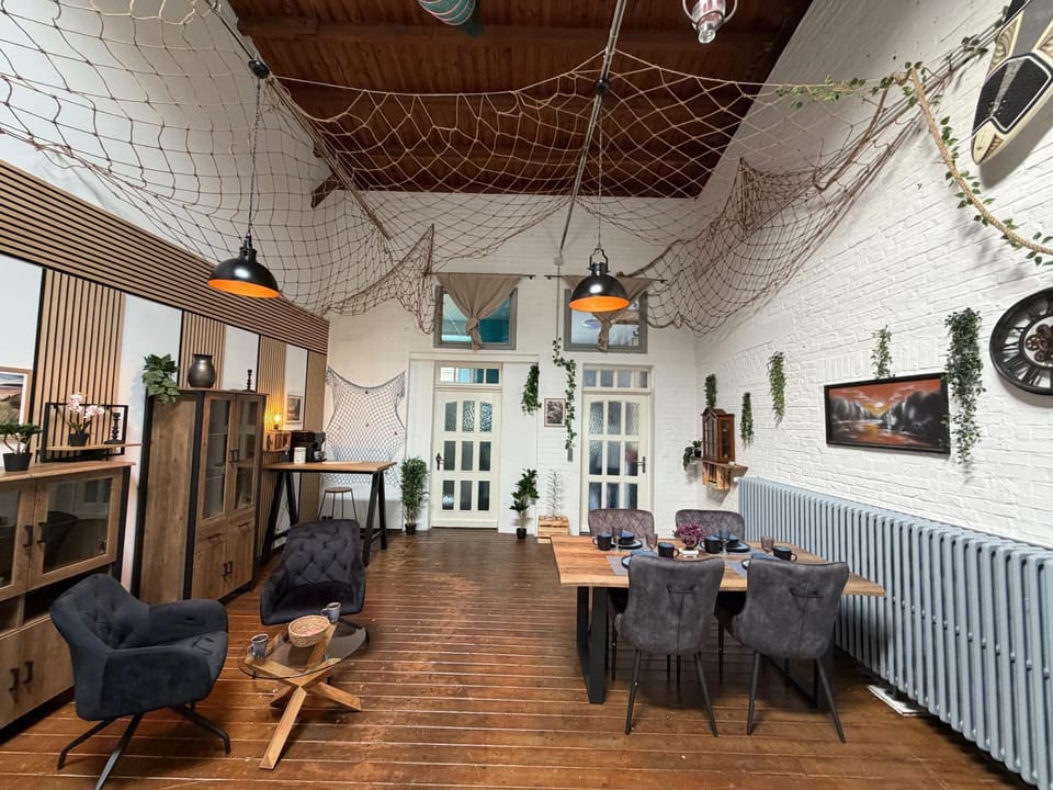 TV and multimedia, Living room, Lounge or bar, Banquet/Function facilities, Seating area