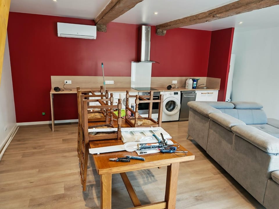 Kitchen or kitchenette