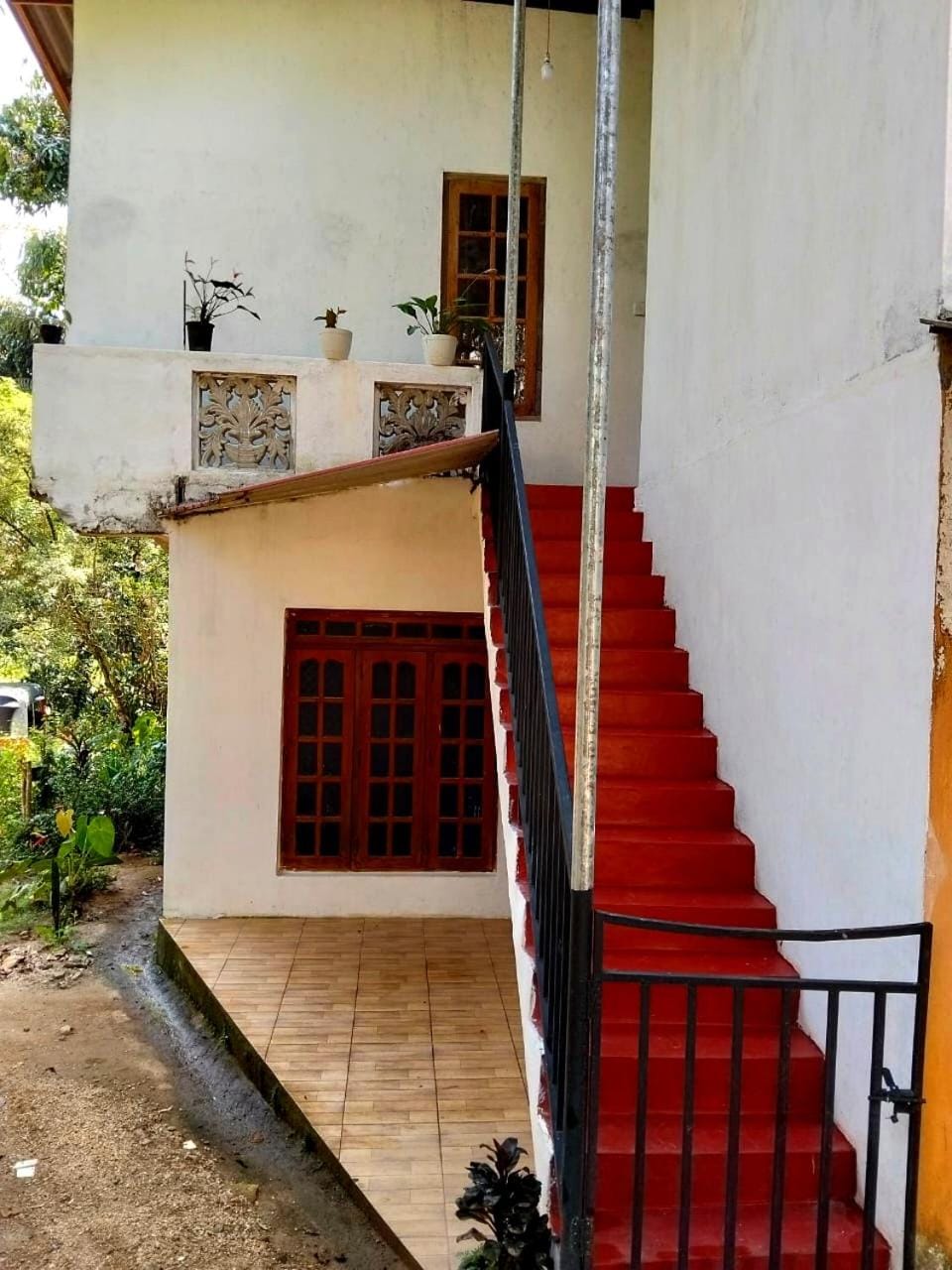 Property building, Facade/entrance, View (from property/room), Balcony/Terrace