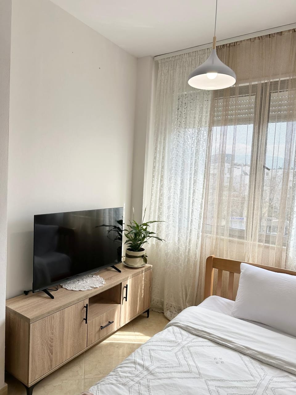 Bed, TV and multimedia