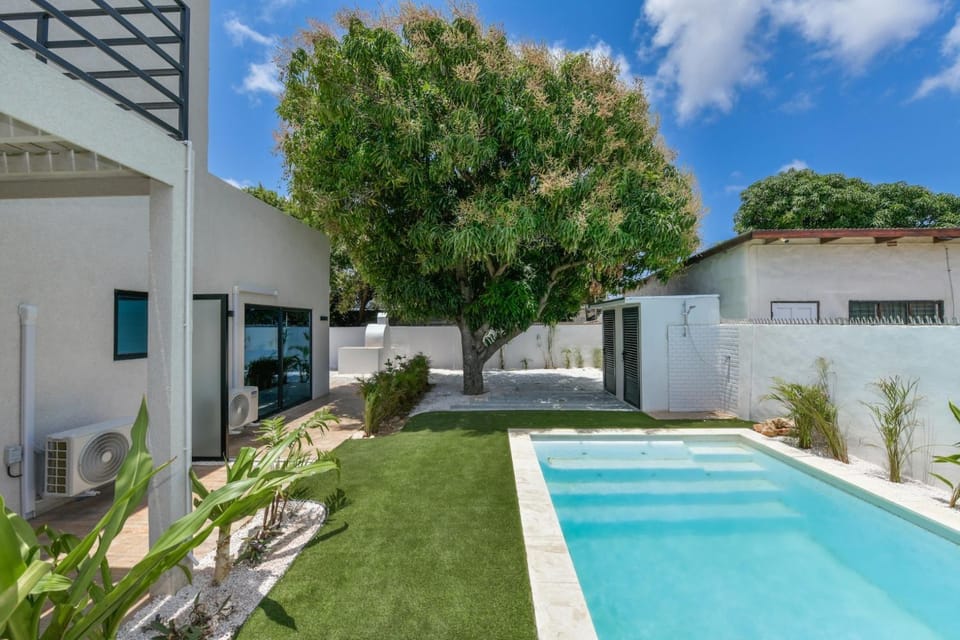 Garden, Swimming pool